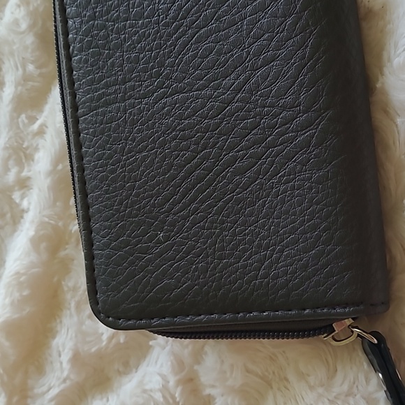 Enzo Angiolini dark gray wallet. Has change pocket & 6 card pockets inside. - Picture 16 of 16
